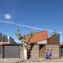 Casa Lautaro by Felipe Alarcón Carreño