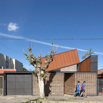 Casa Lautaro by Felipe Alarcón Carreño
