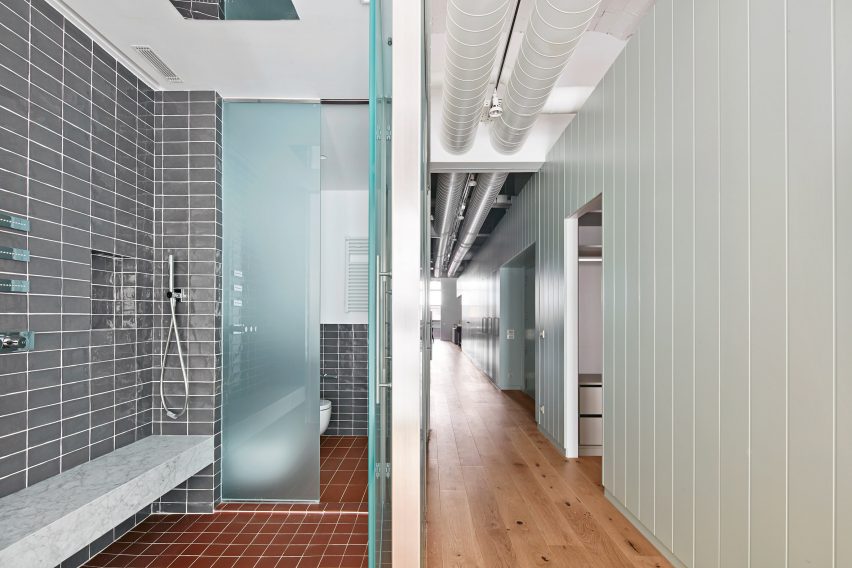 Casp21 by Bonba Studio