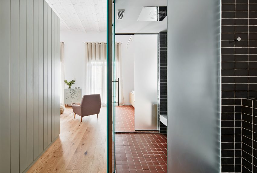 Casp21 by Bonba Studio