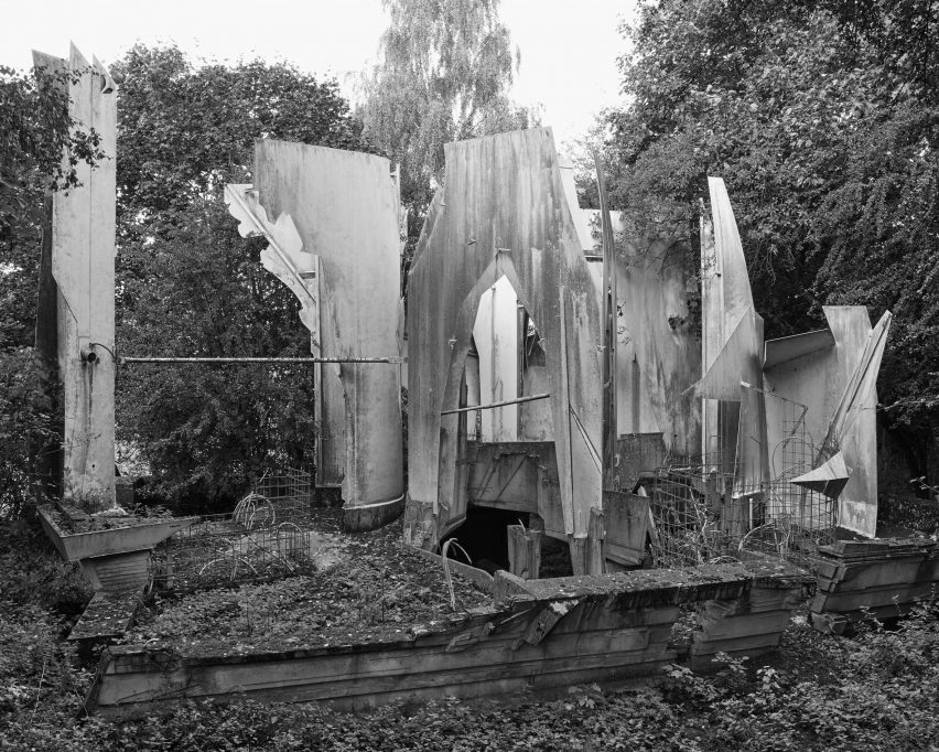 Composite ex-soviet war memorials by Jan Kempenaers