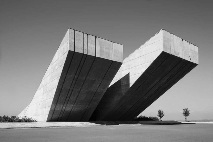Composite ex-soviet war memorials by Jan Kempenaers