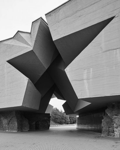 Composite ex-soviet war memorials by Jan Kempenaers