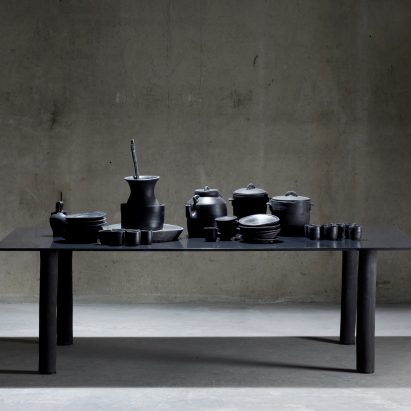 Xavier Mañosa sculpts entire kitchen from Cosentino’s clay-like Dekton