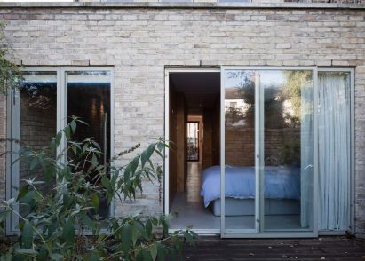 Cratlach Mews House by DUA