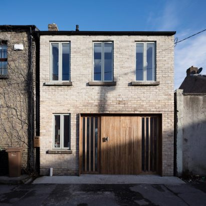 Cratlach Mews House by DUA