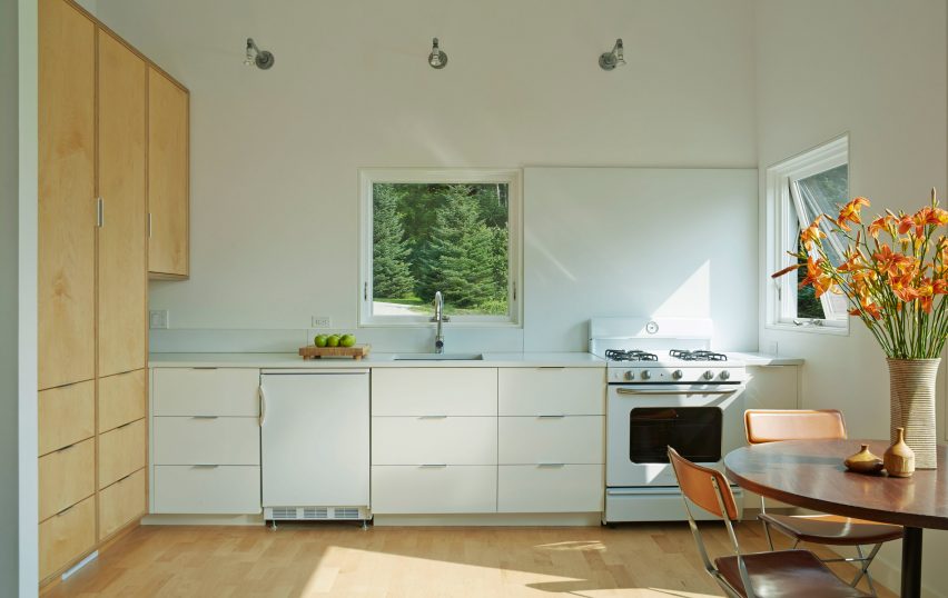 MicroHOUSE by Elizabeth Herrmann Architecture Deisgn