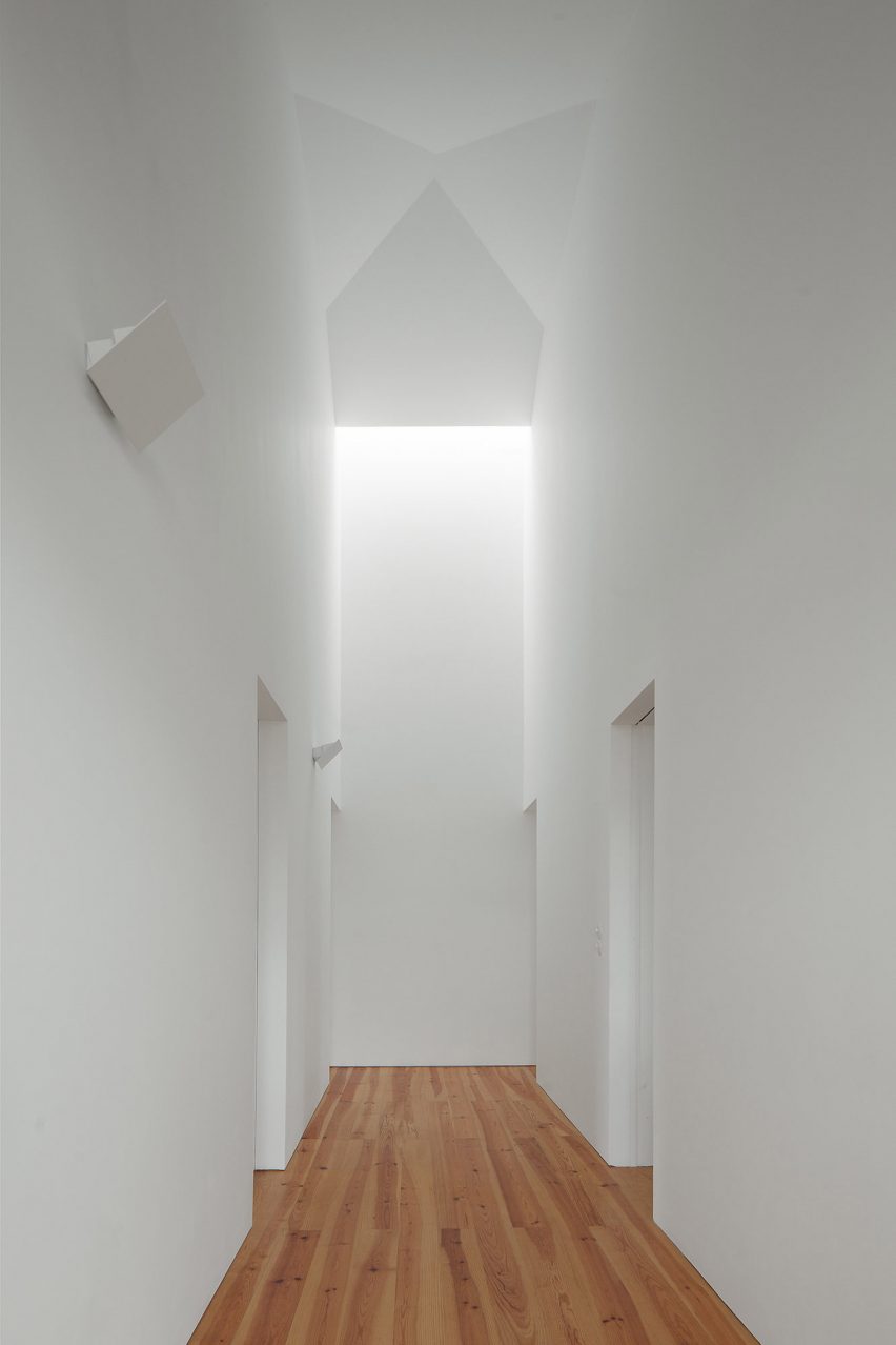 Feitais House by José Lobo Almeida
