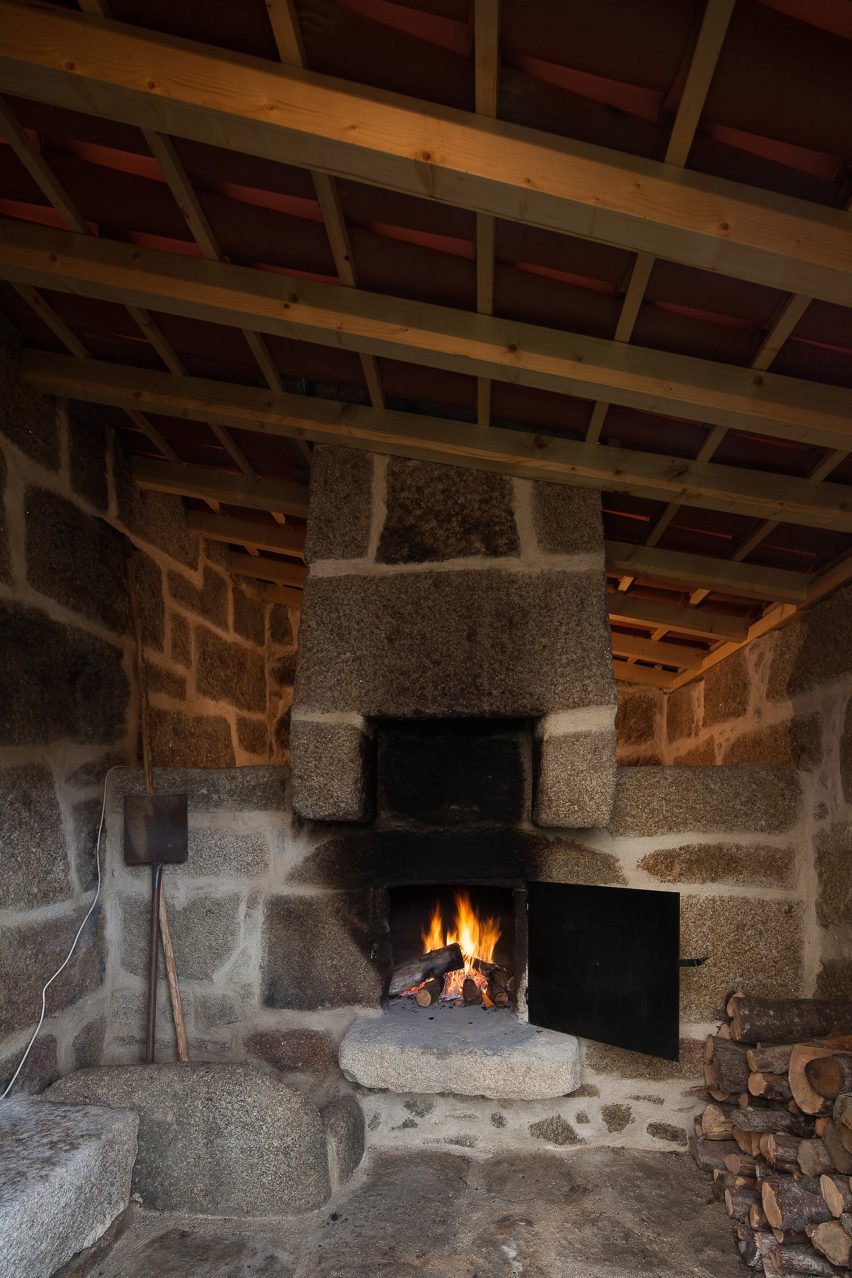 Feitais House by José Lobo Almeida