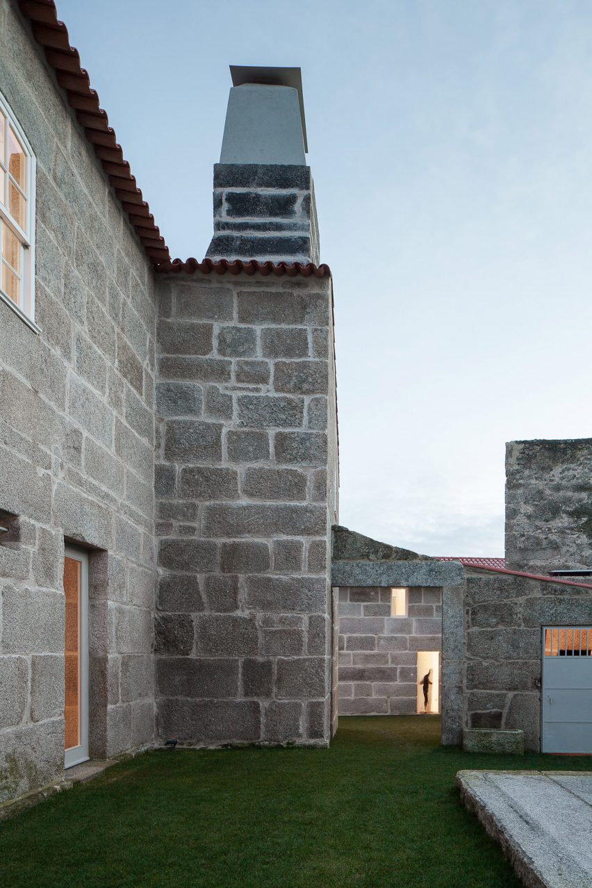 Feitais House by José Lobo Almeida