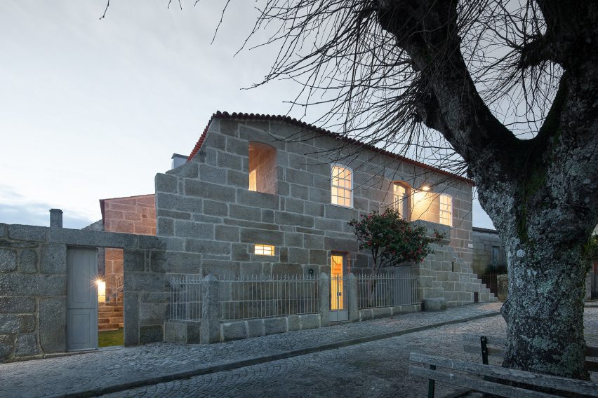 Feitais House by José Lobo Almeida
