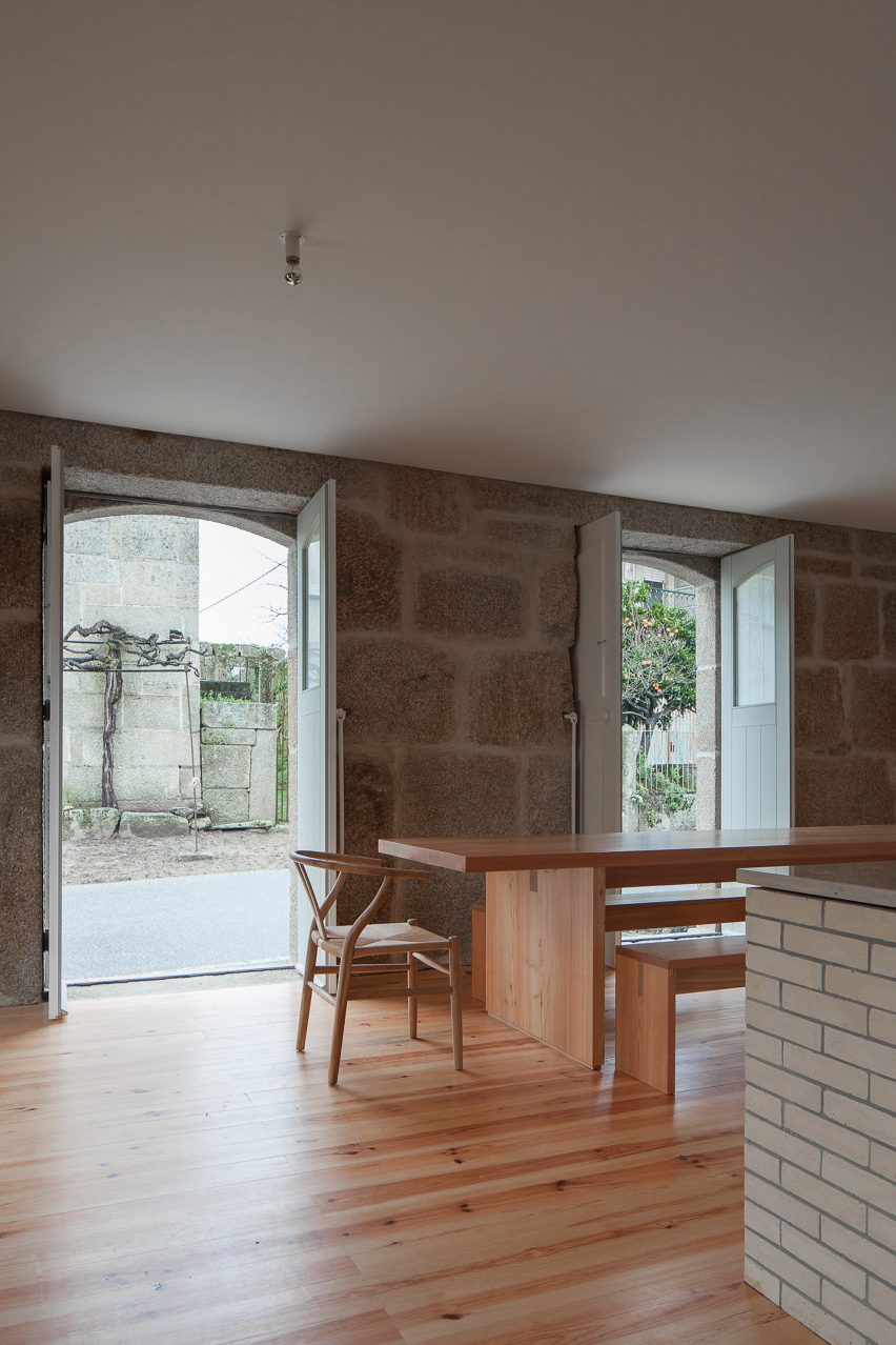 Feitais House by José Lobo Almeida