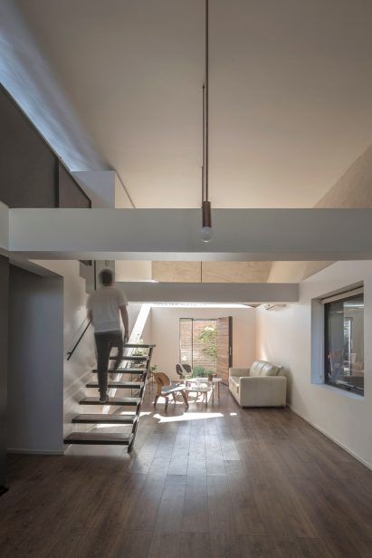 Casa Lautar by Felipe Alarcón Carreño