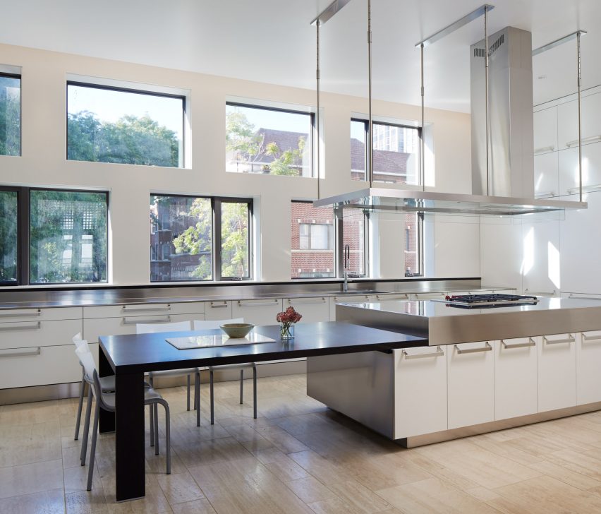 Lincoln Park Townhouse by HBRA