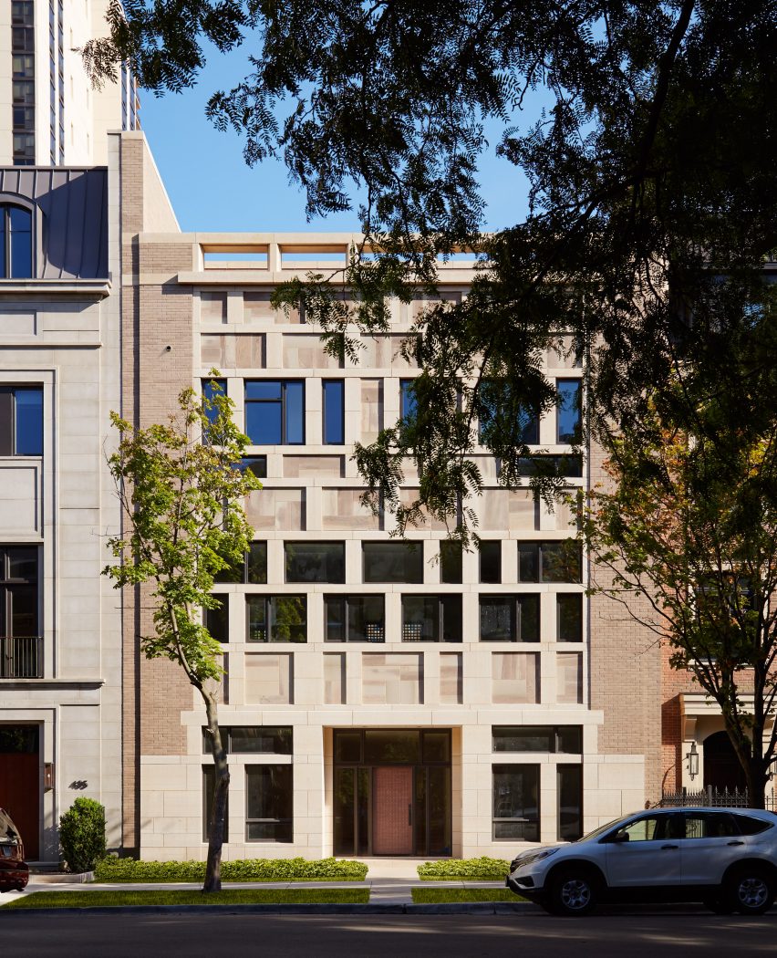 Lincoln Park Townhouse by HBRA
