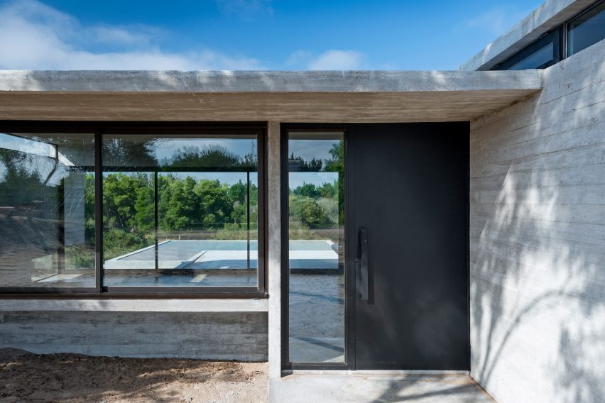 House in the Dune by Luciano Kruk arquitectos