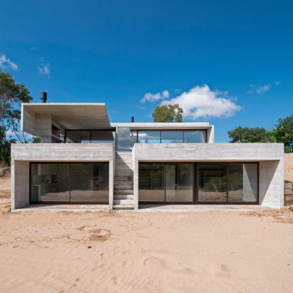 House in the Dune by Luciano Kruk arquitectos