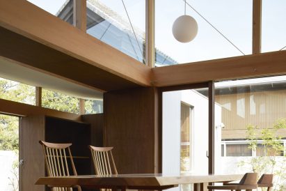 House with Gardens and Roofs by Arii Irie Architects