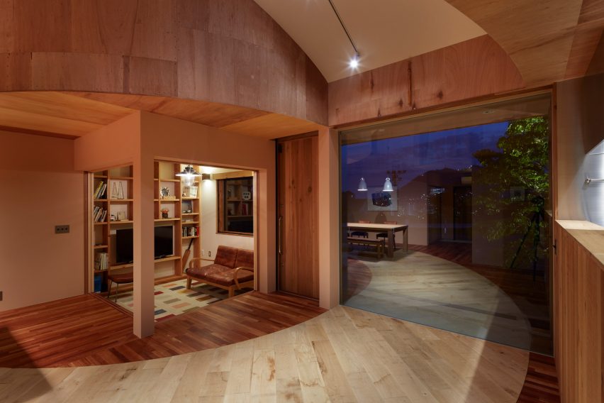 House in Mukainada by FujiwaraMuro architects