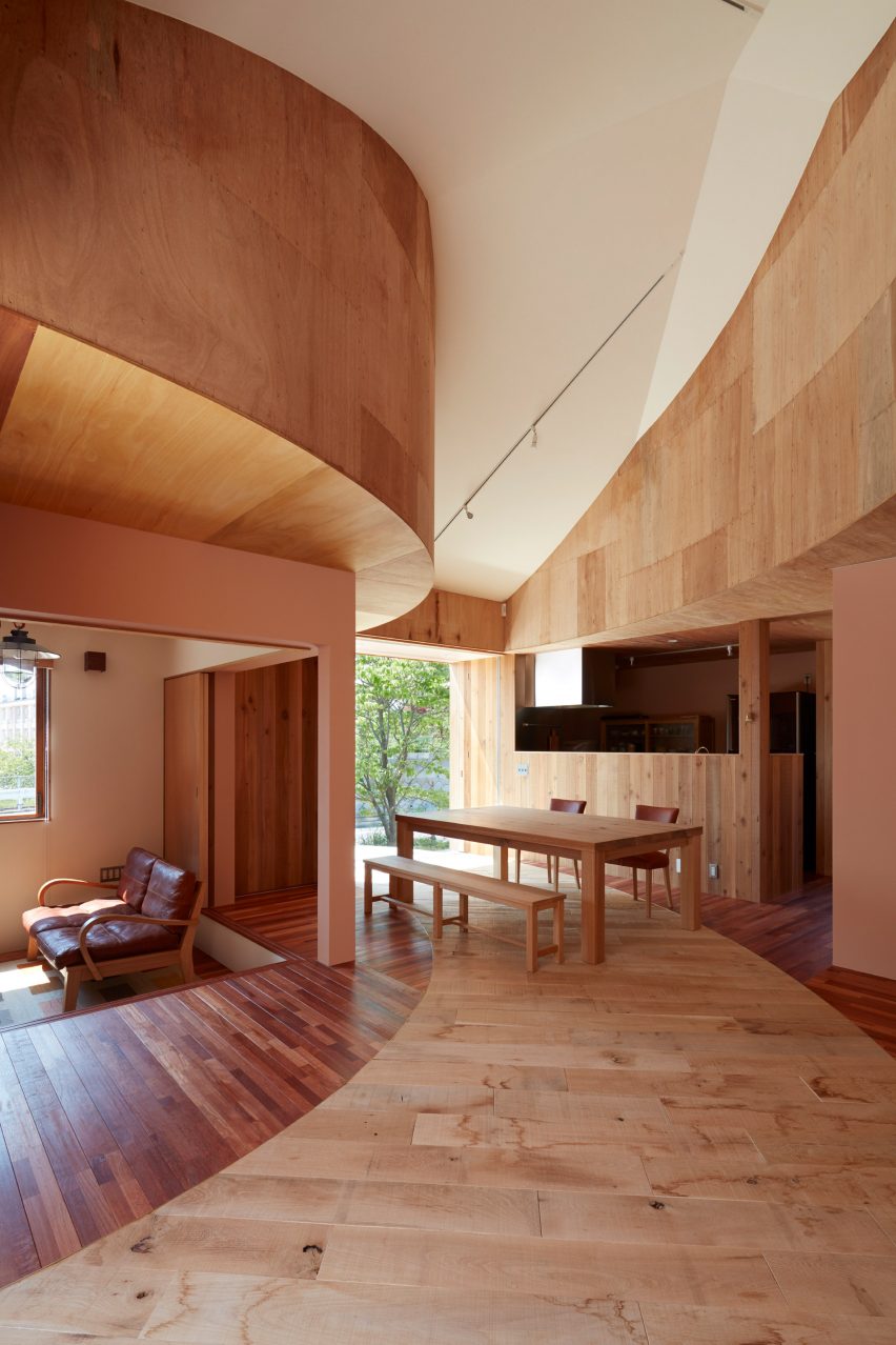 House in Mukainada by FujiwaraMuro architects