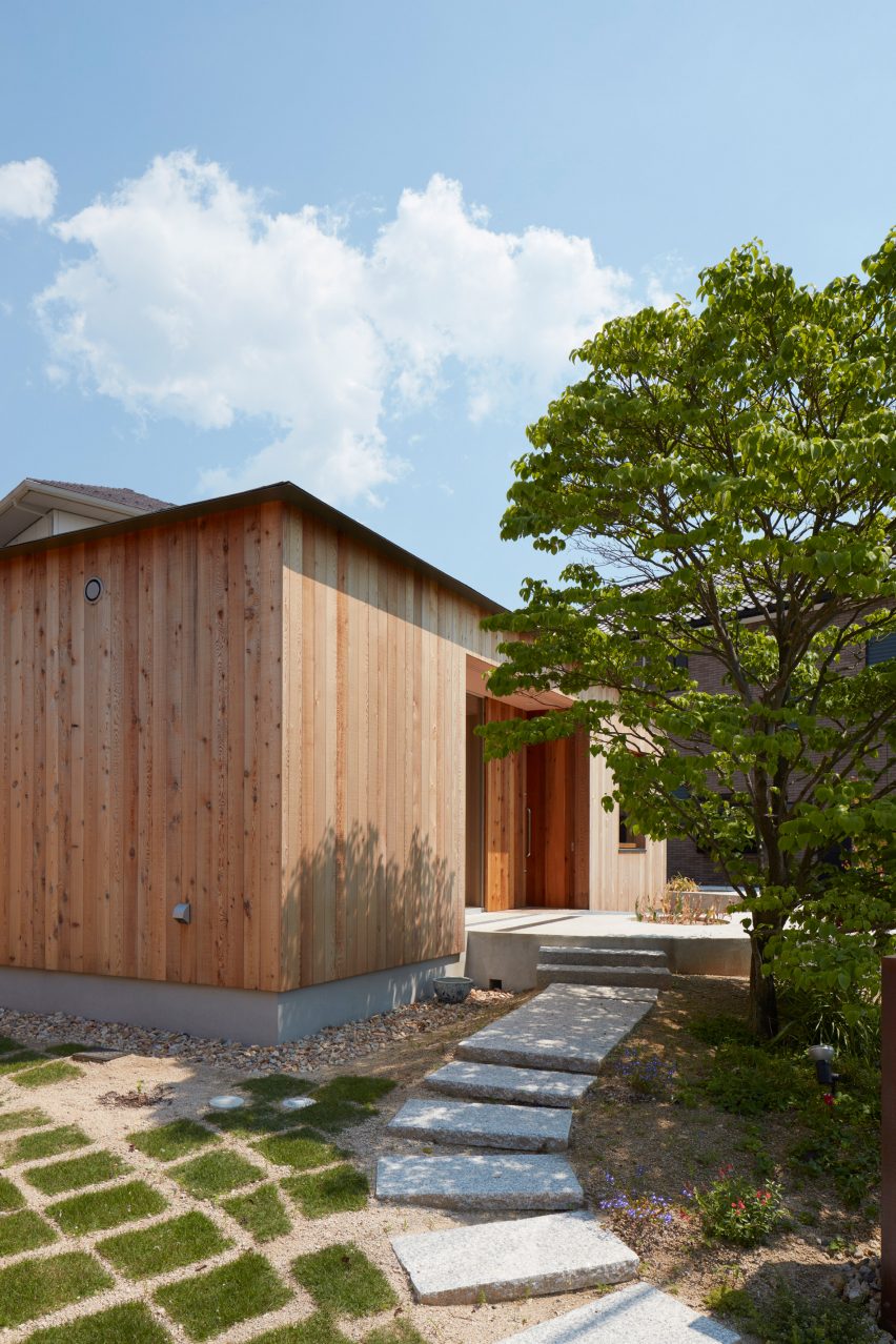 House in Mukainada by FujiwaraMuro architects