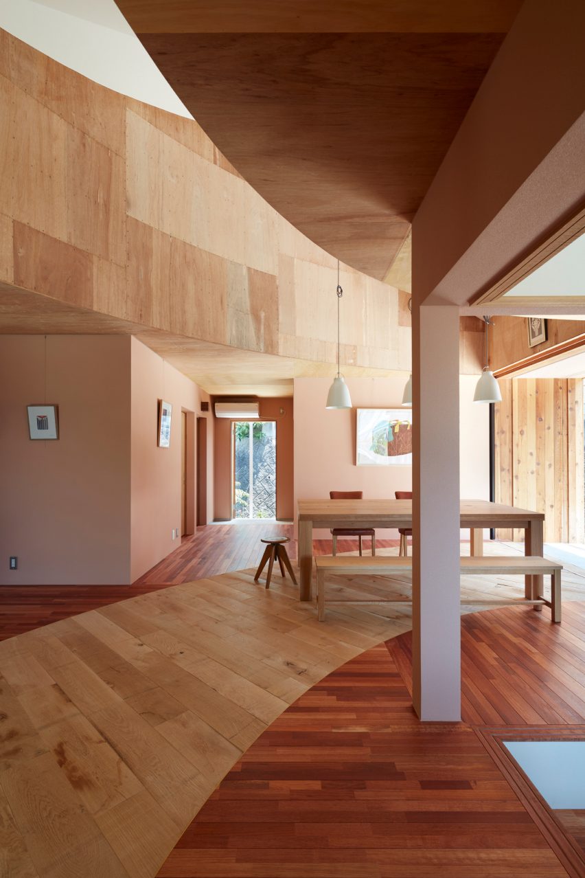 House in Mukainada by FujiwaraMuro architects