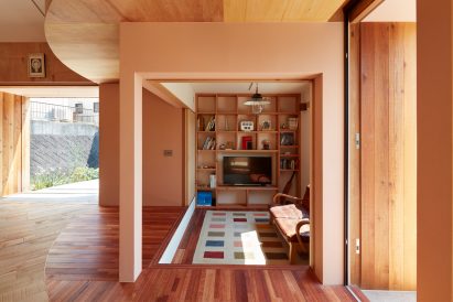 House in Mukainada by FujiwaraMuro architects