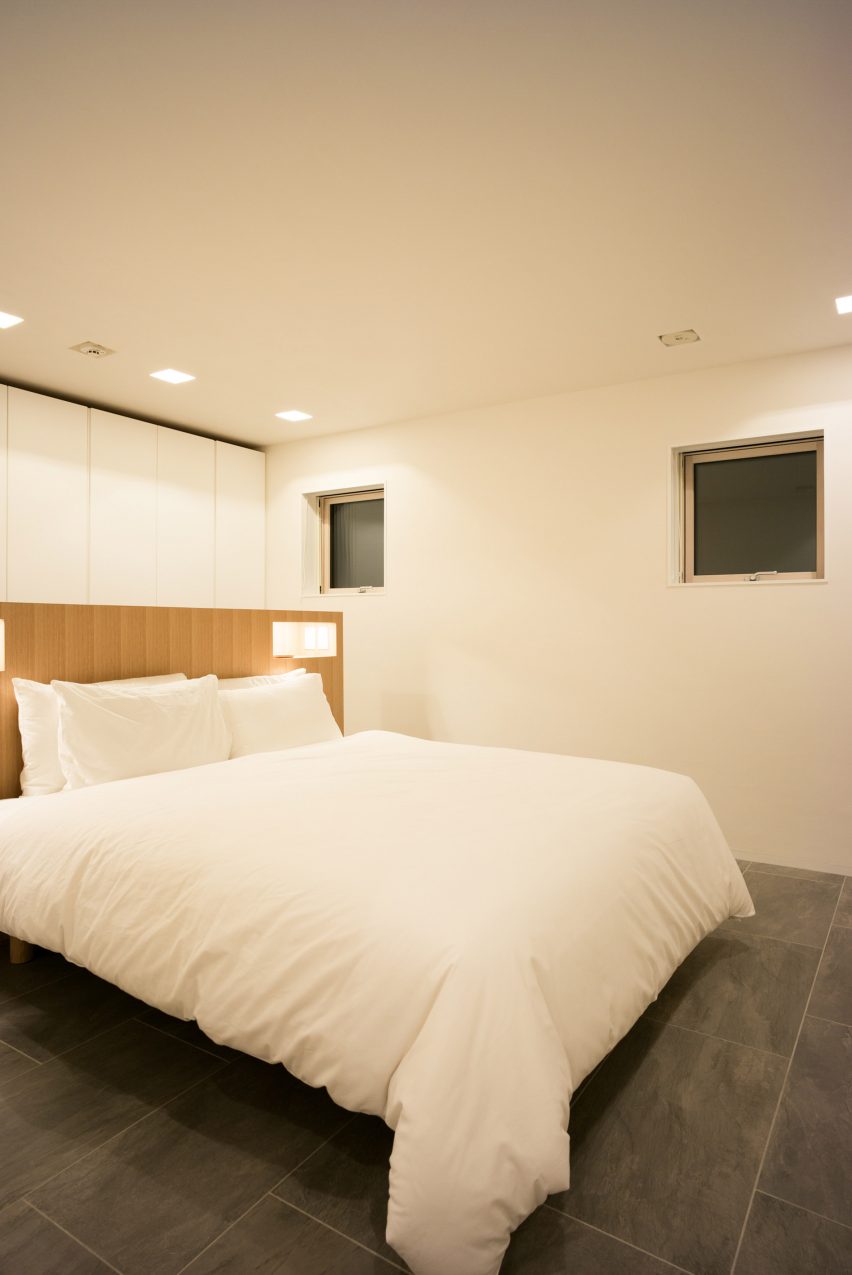 House in Niseko by Florian Busch Architects
