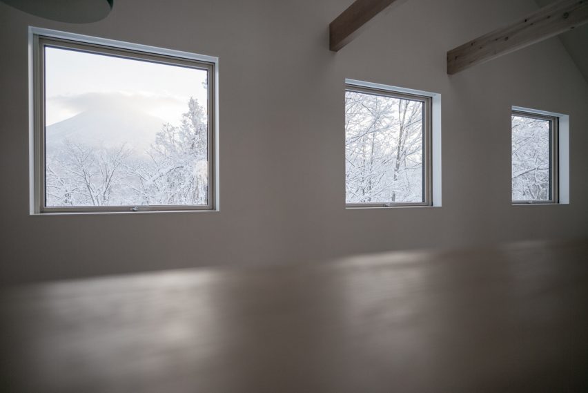 House in Niseko by Florian Busch Architects