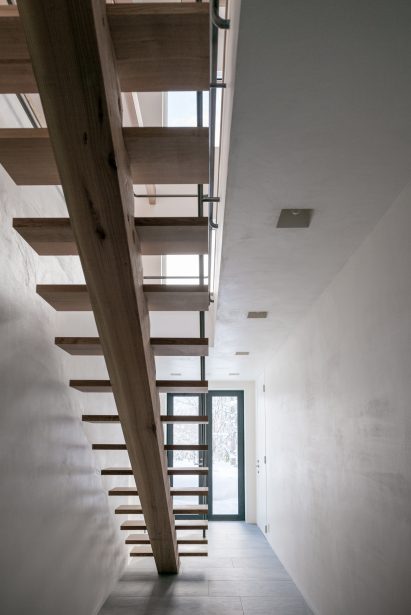 House in Niseko by Florian Busch Architects