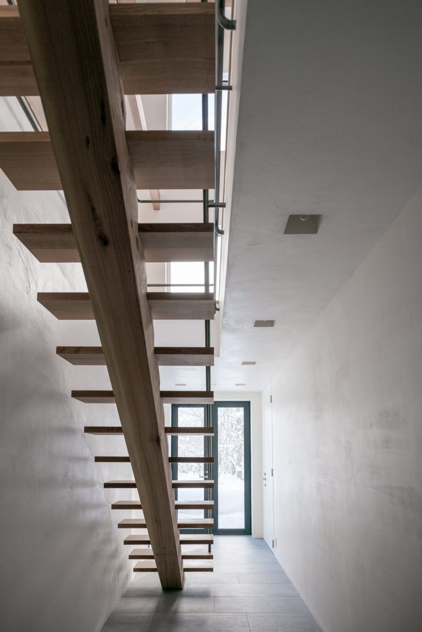 House in Niseko by Florian Busch Architects