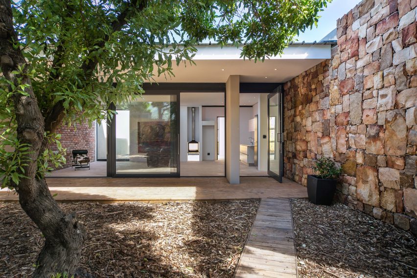 House in Noordhoek by Sven ten Bokkel Huinink