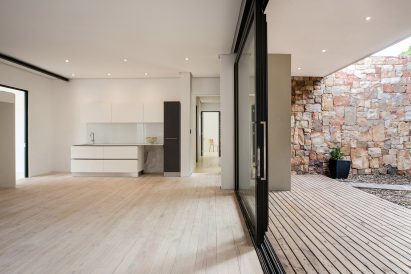 House in Noordhoek by Sven ten Bokkel Huinink