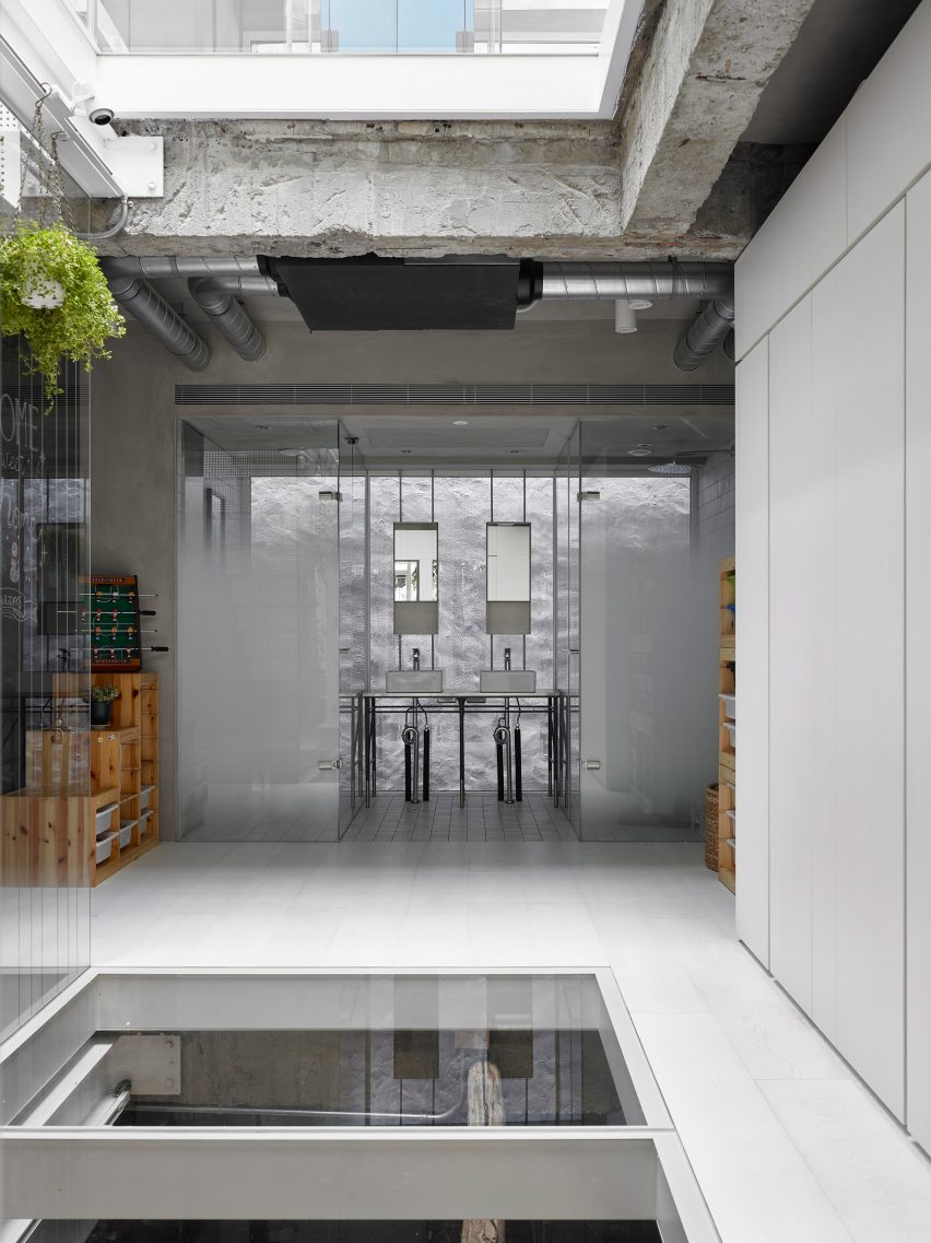 House W by KC design studio