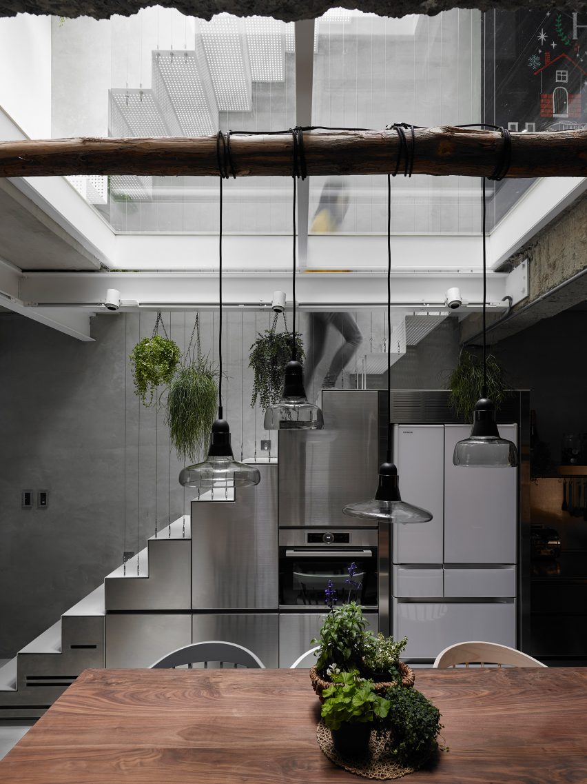 House W by KC design studio