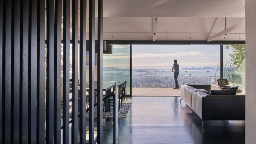 A House with a View by Axelrod Architects