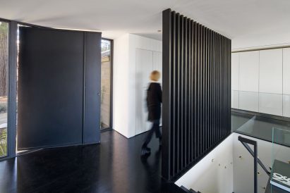 A House with a View by Axelrod Architects