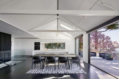 A House with a View by Axelrod Architects
