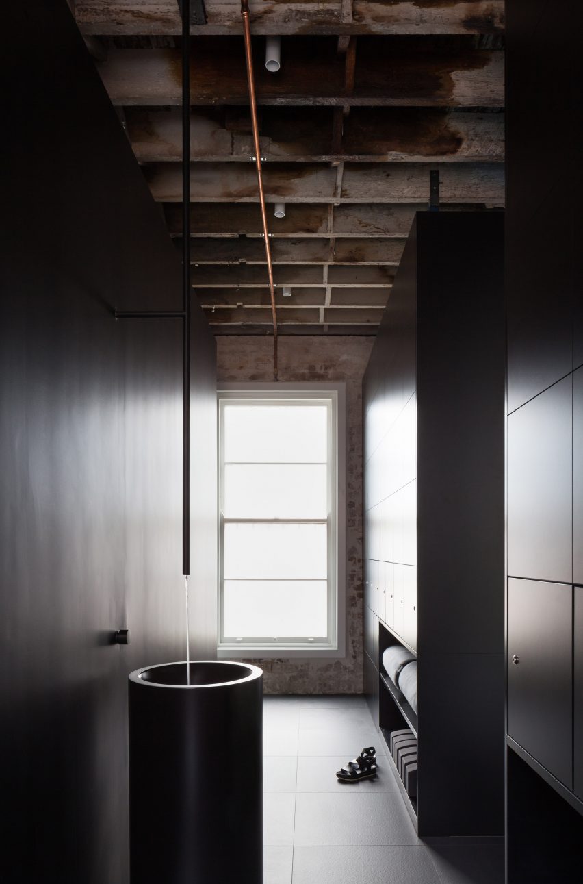 Humming Puppy Yoga Studio by Karen Abernethy Architects