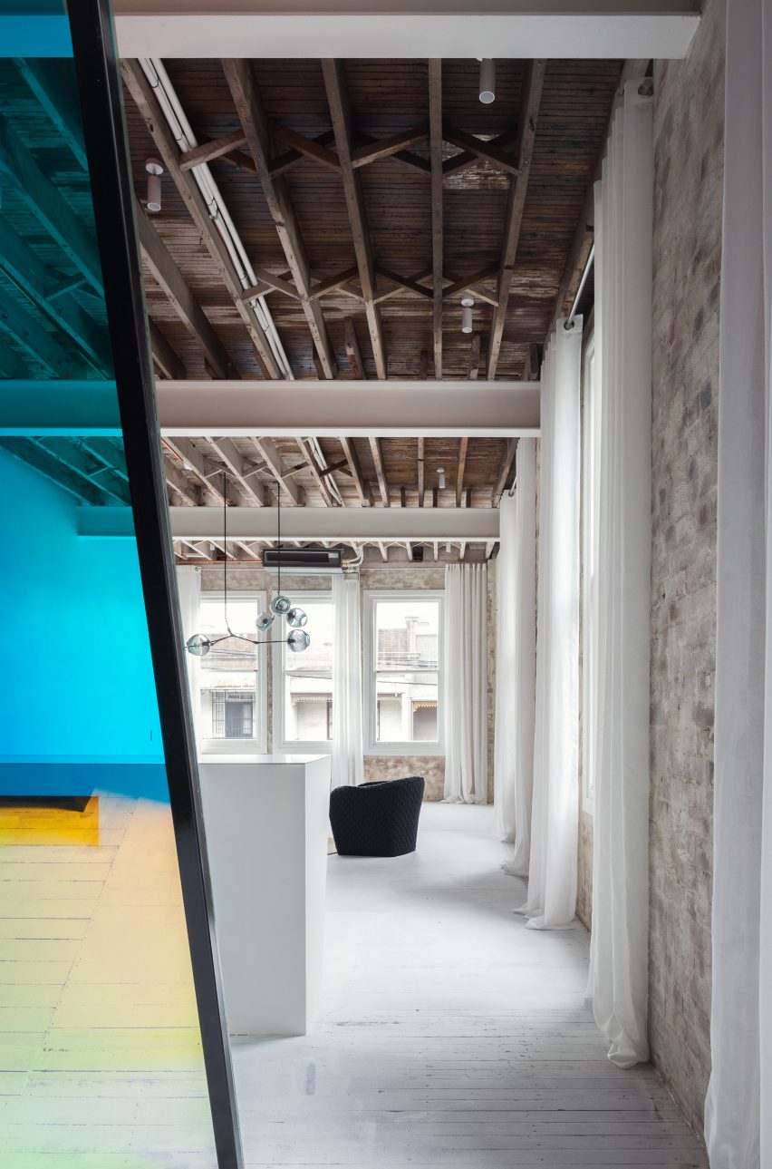 Humming Puppy Yoga Studio by Karen Abernethy Architects
