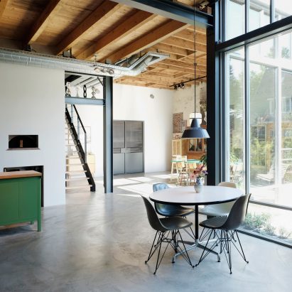 10 popular homes from Dezeen’s Pinterest boards that reference their industrial past