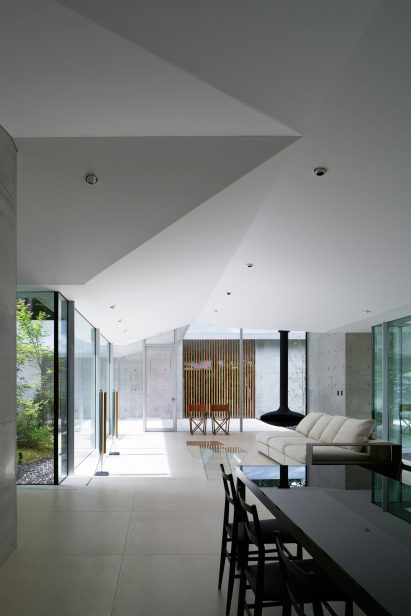 It is a Garden house by Megumi Matsubara & Hiroi Ariyama