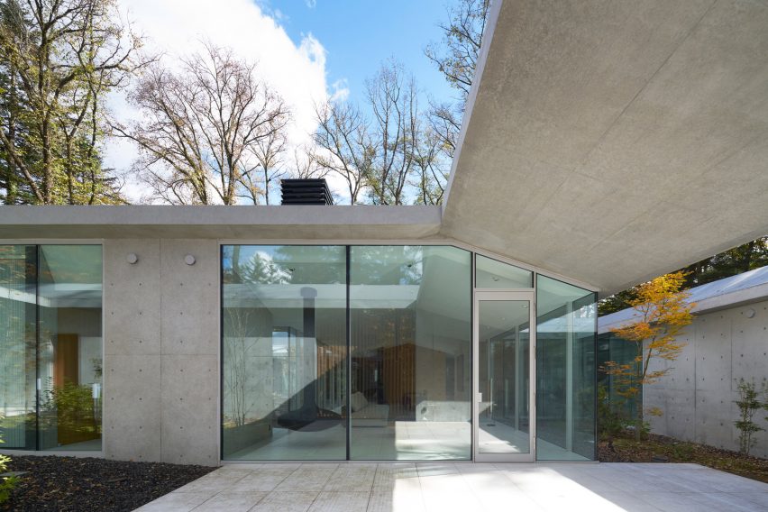It is a Garden house by Megumi Matsubara & Hiroi Ariyama