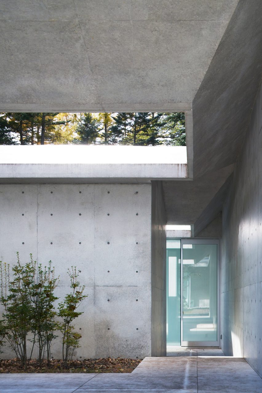 It is a Garden house by Megumi Matsubara & Hiroi Ariyama