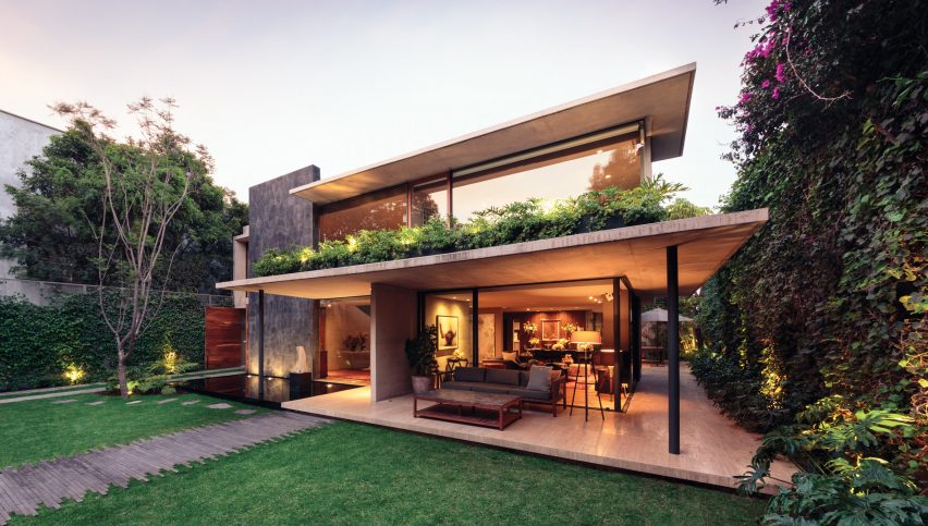 Sierra Fria house by JJRR Arquitectura