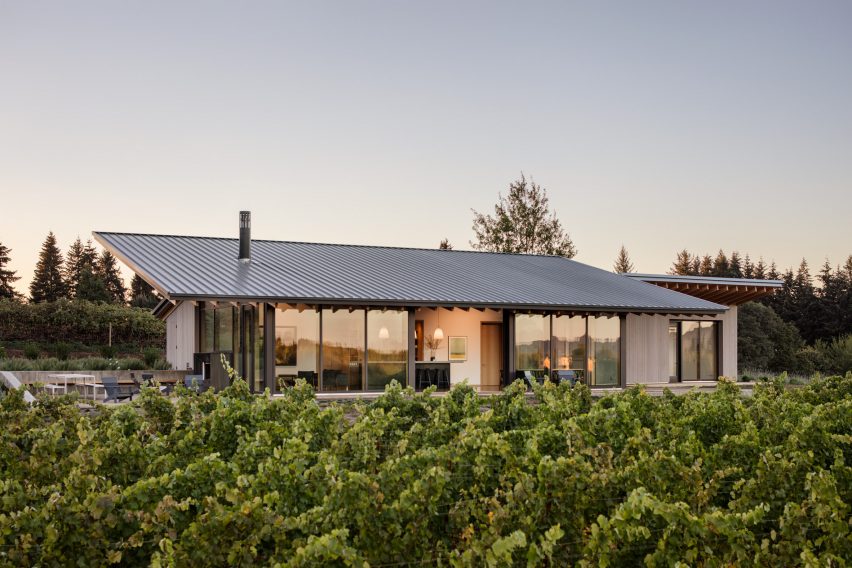 L'Angolo Estate by Lever Architecture