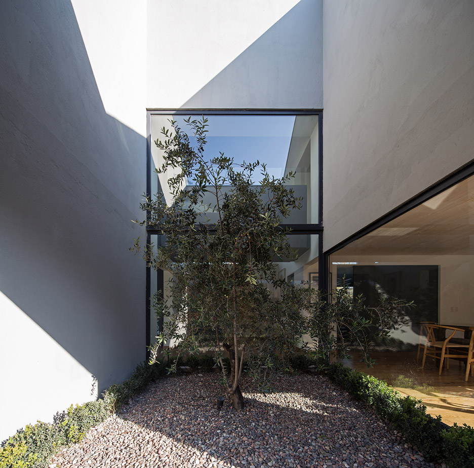 Las Quilas House by Gonzalo Claro