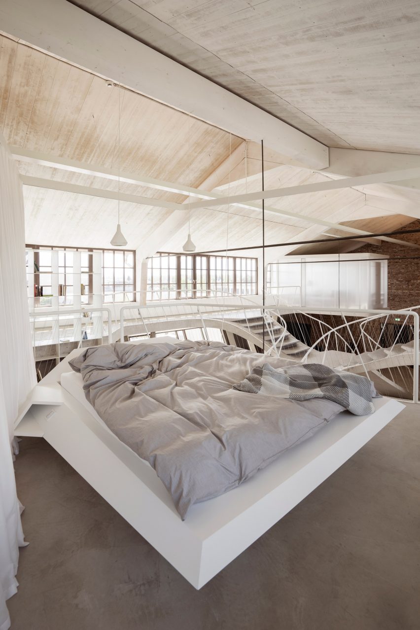 Loft Panzerhalle by Smartvoll