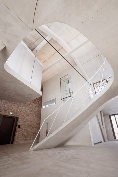 Loft Panzerhalle by Smartvoll