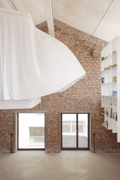 Loft Panzerhalle by Smartvoll